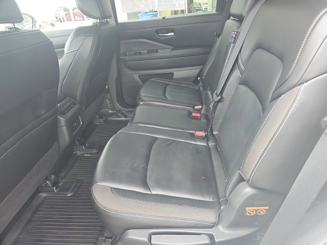 Used 2023 Nissan Pathfinder SL image 13