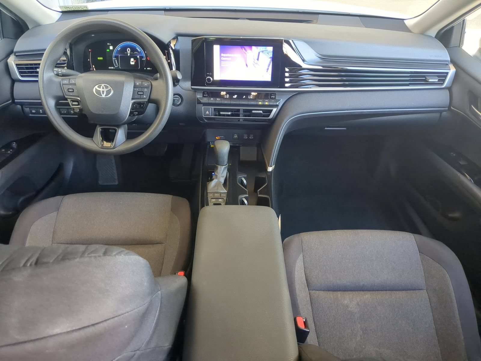 Used 2025 Toyota Camry LE FWD image 25