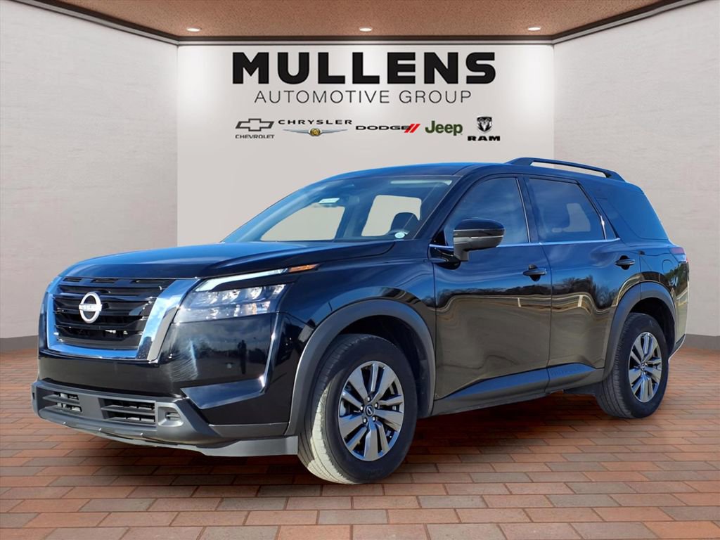 Used 2025 Nissan Pathfinder SV AWD/4WD image 1