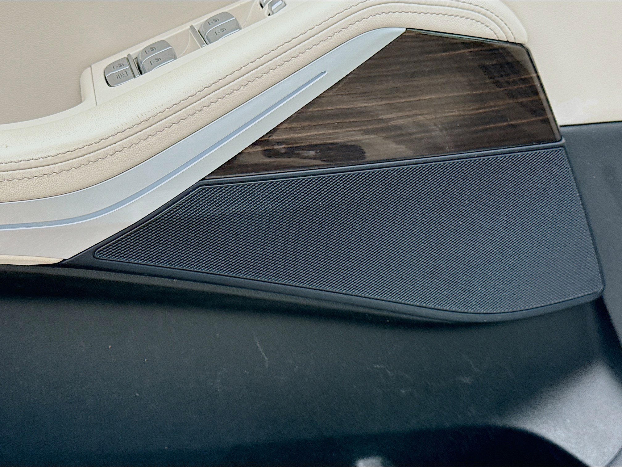 Used 2021 BMW X7 xDrive40i w/ Premium Package 2 image 24