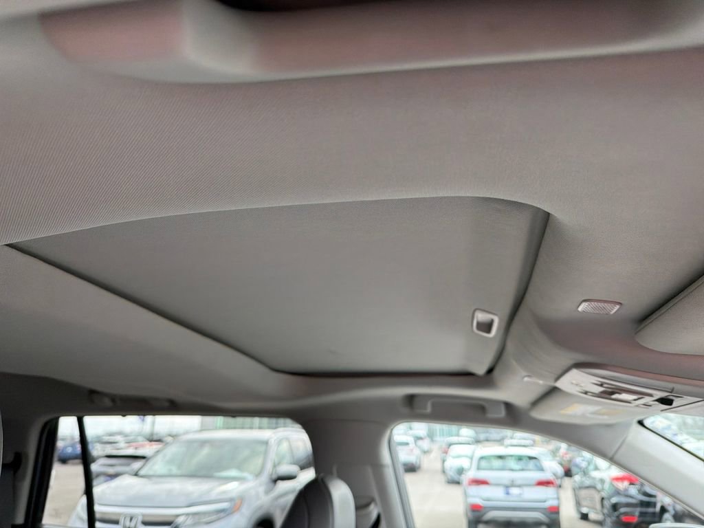 Used 2023 Toyota Highlander XLE FWD image 30