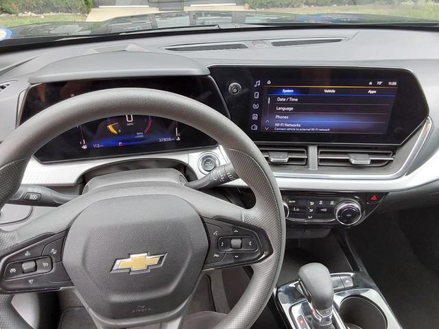 Used 2025 Chevrolet Trax LT FWD image 22