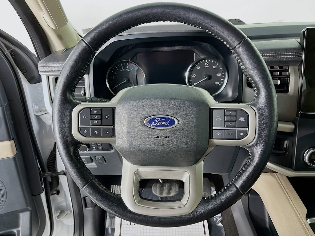 Used 2023 Ford Expedition Max XLT image 14