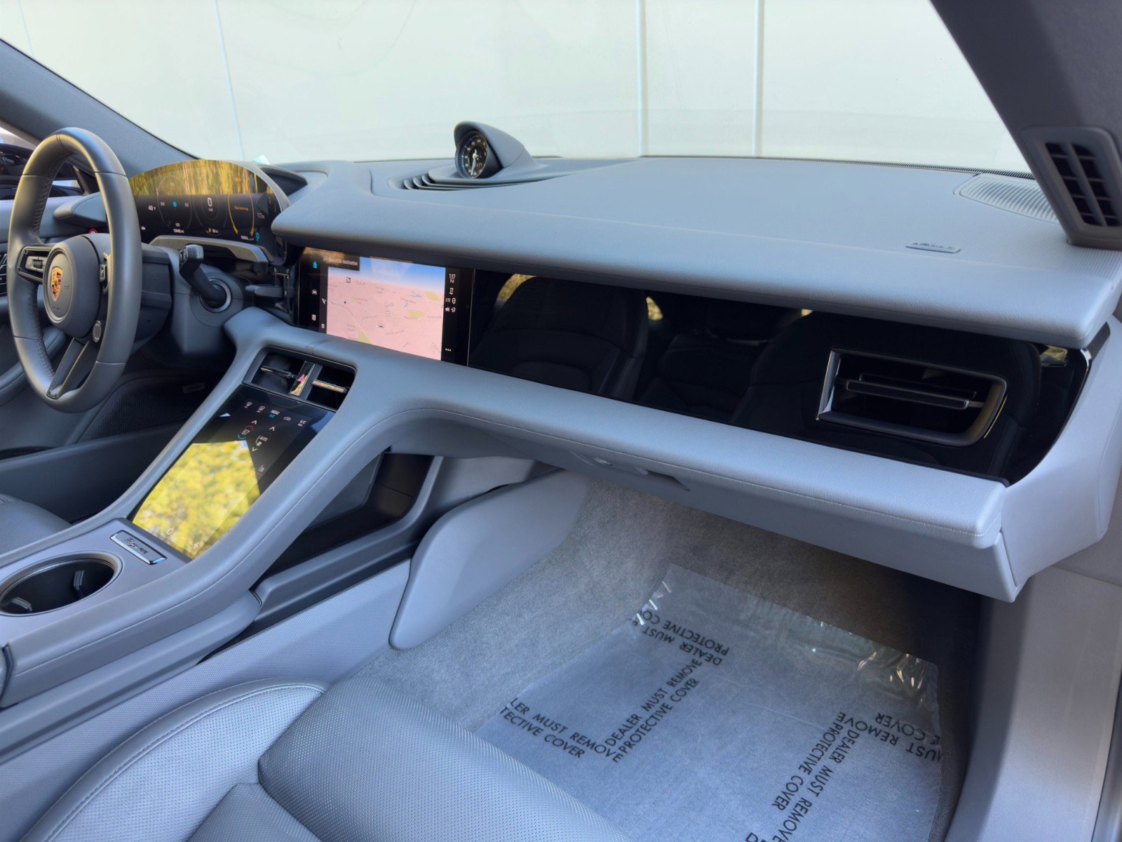 Used 2020 Porsche Taycan 4S image 15