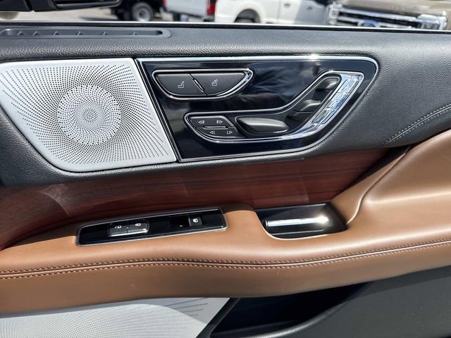 Used 2024 Lincoln Navigator L Reserve image 12