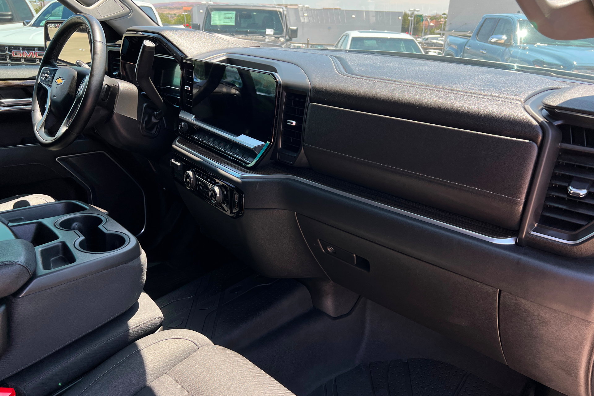 Used 2023 Chevrolet Silverado 1500 LT w/ Convenience Package II AWD/4WD image 24