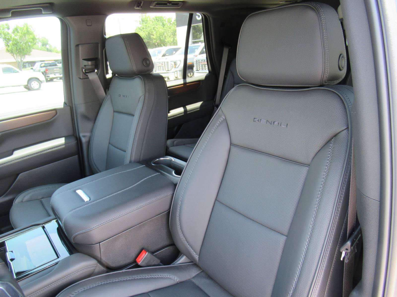New 2026 GMC Yukon Denali w/ Sun & Power Step Package RWD image 17