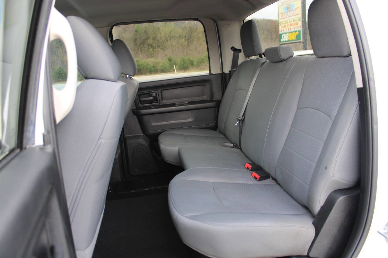 Used 2018 RAM 2500 Tradesman w/ Chrome Appearance Group image 34