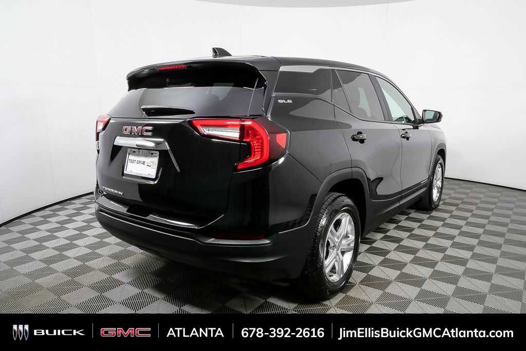 Used 2024 GMC Terrain SLE image 26