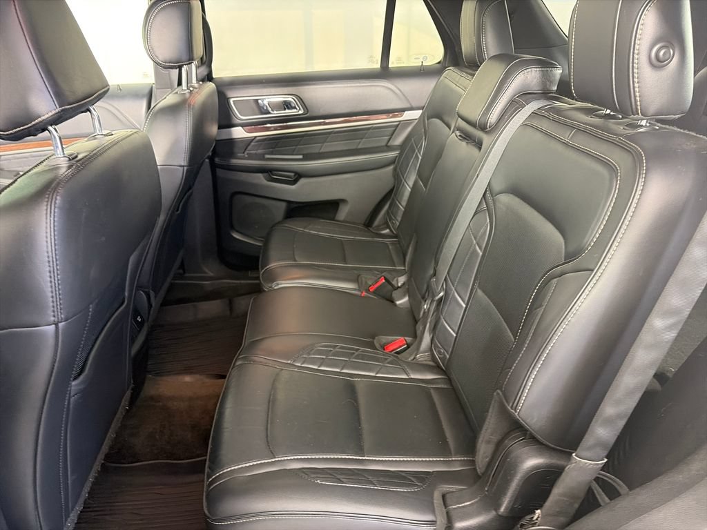 Used 2017 Ford Explorer Platinum AWD/4WD image 13