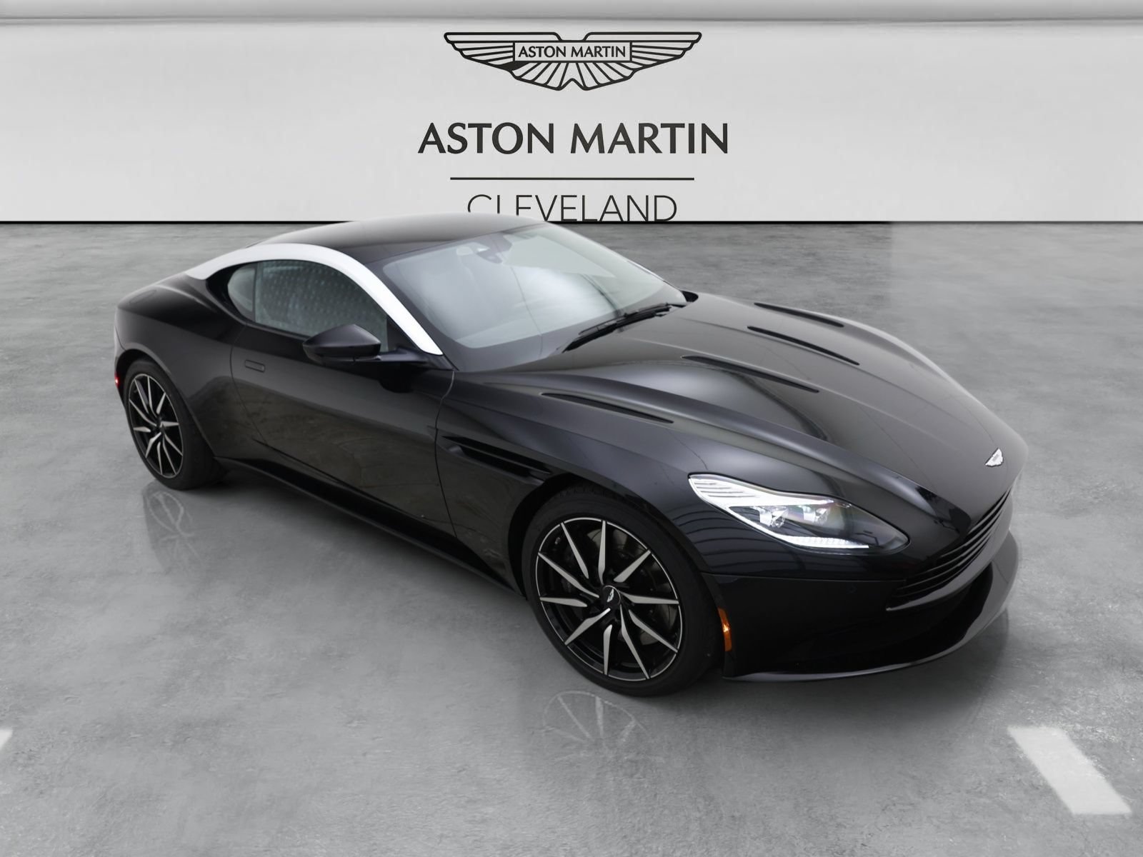 Used 2018 Aston Martin DB11 V12 RWD image 43