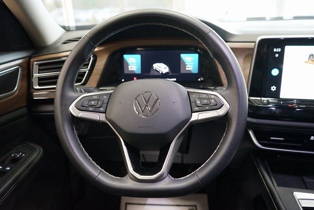 Used 2024 Volkswagen Atlas SE image 33