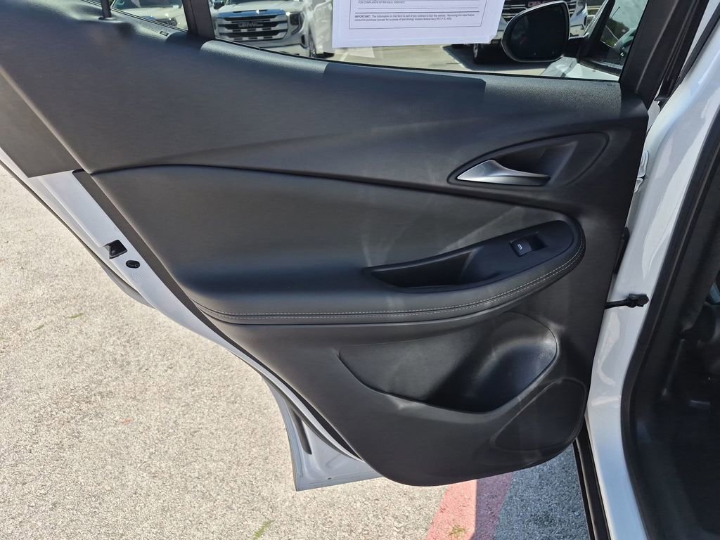 Used 2023 Buick Encore GX Preferred FWD image 32