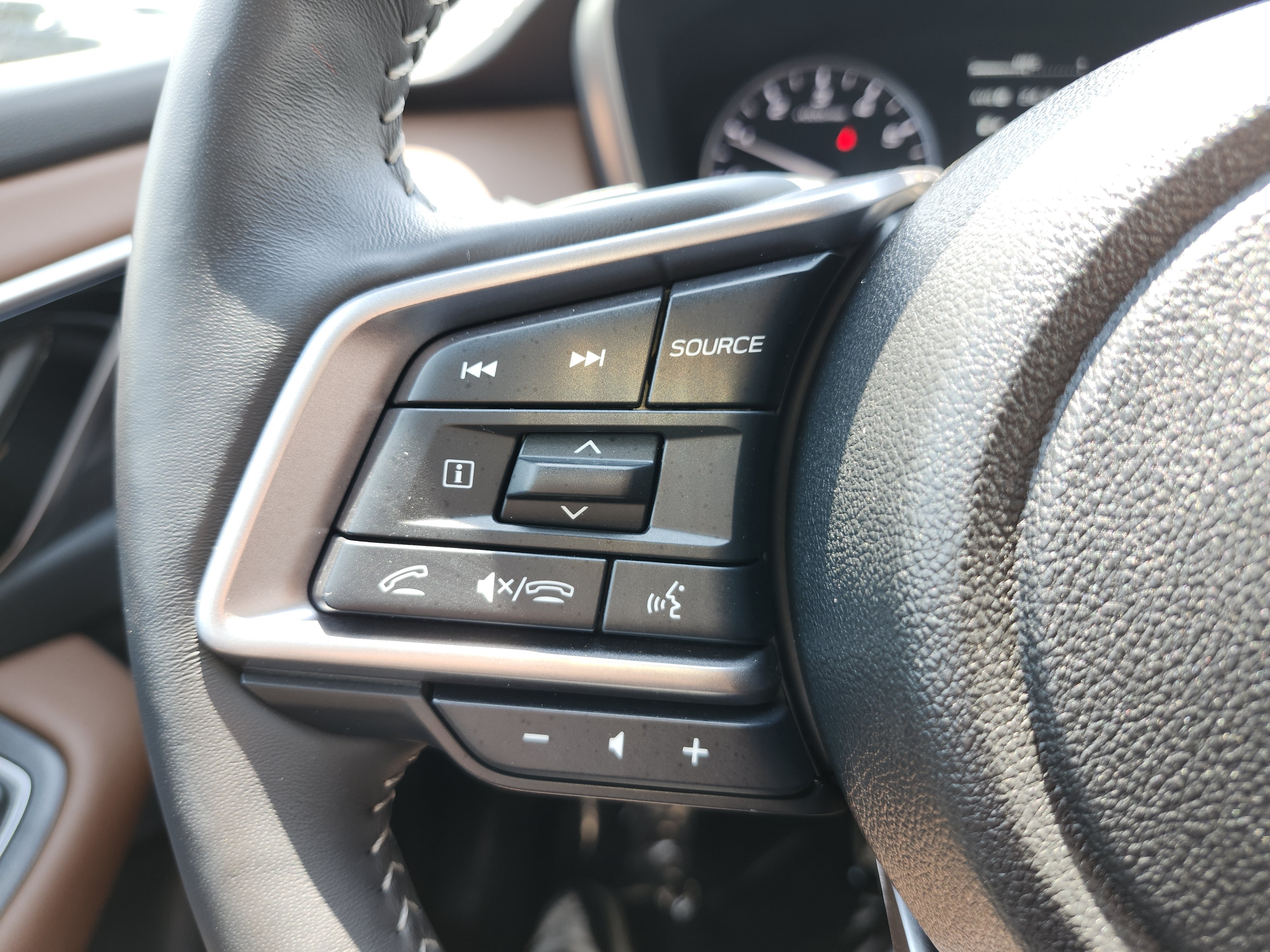 Used 2025 Subaru Outback Touring AWD/4WD image 39