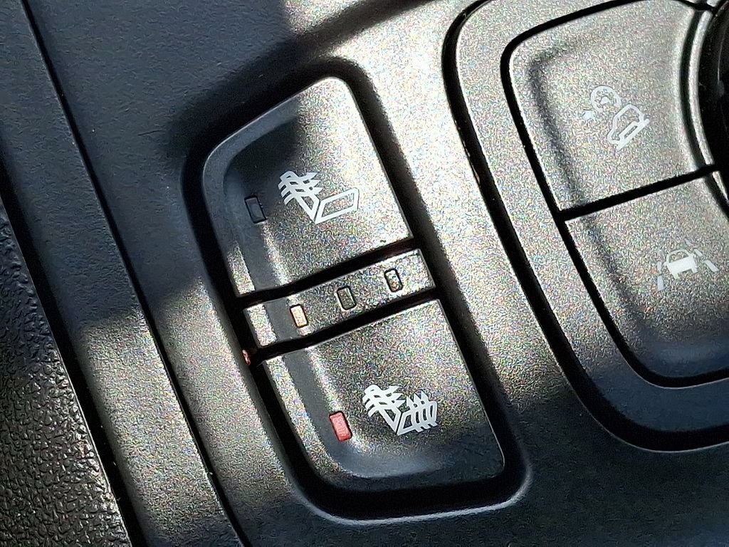 Used 2022 GMC Terrain SLT FWD image 23