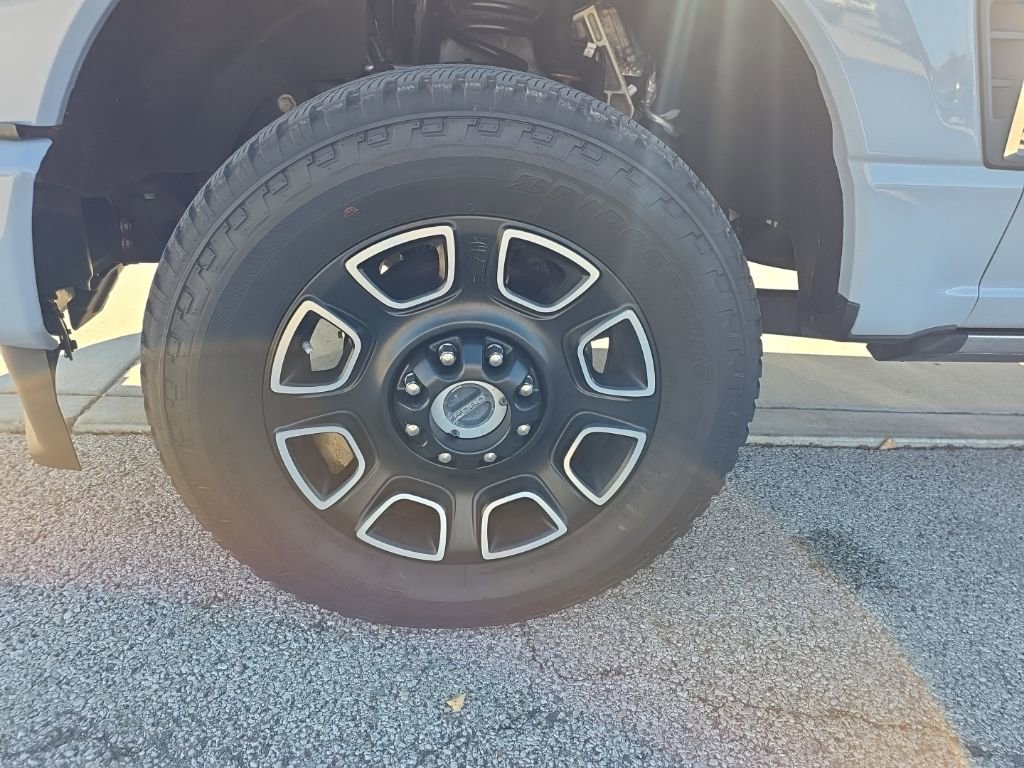 Used 2024 Ford F350 Platinum image 11
