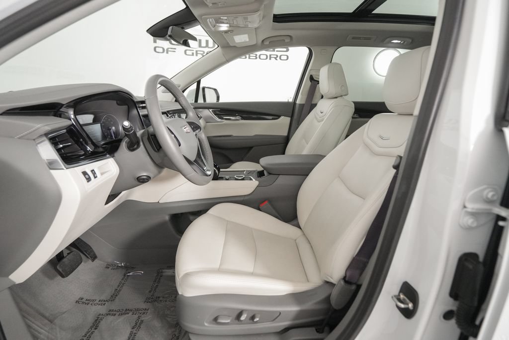 Used 2023 Cadillac XT6 Premium Luxury FWD image 9