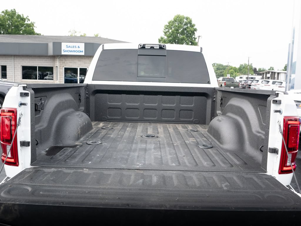 New 2026 RAM 2500 Laramie AWD/4WD image 9