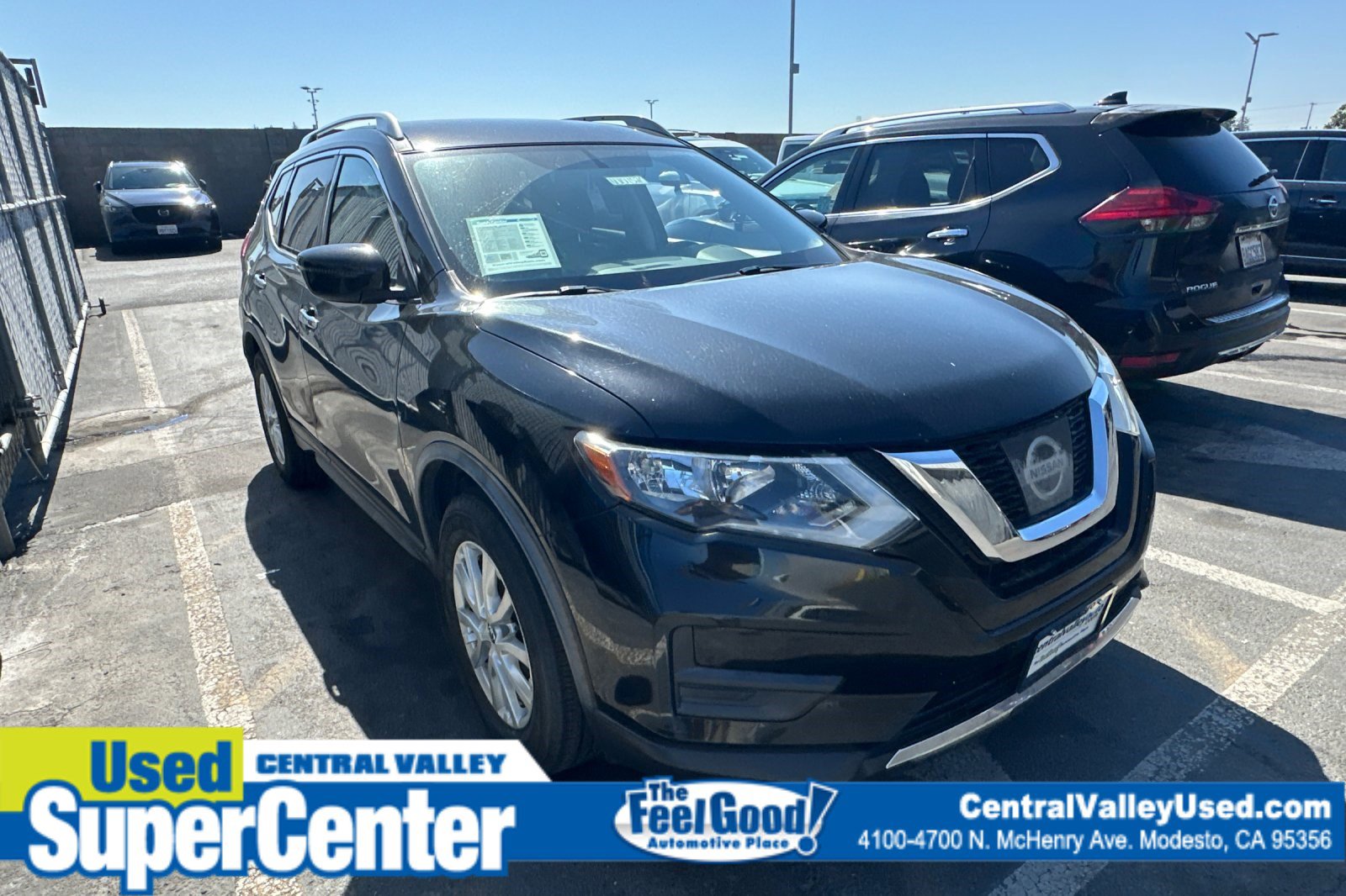 Used 2017 Nissan Rogue SV FWD image 1