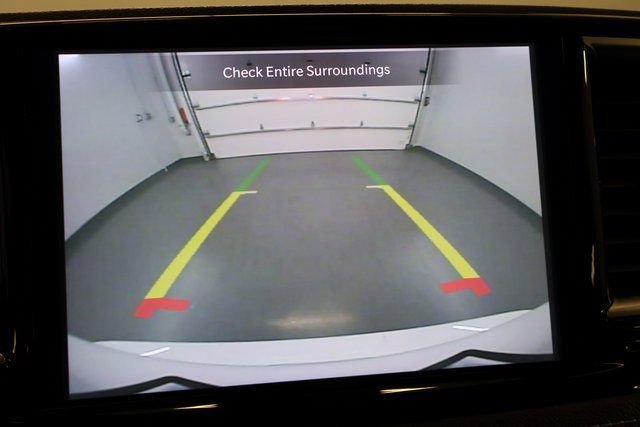 Used 2023 Chrysler Pacifica Limited FWD image 25