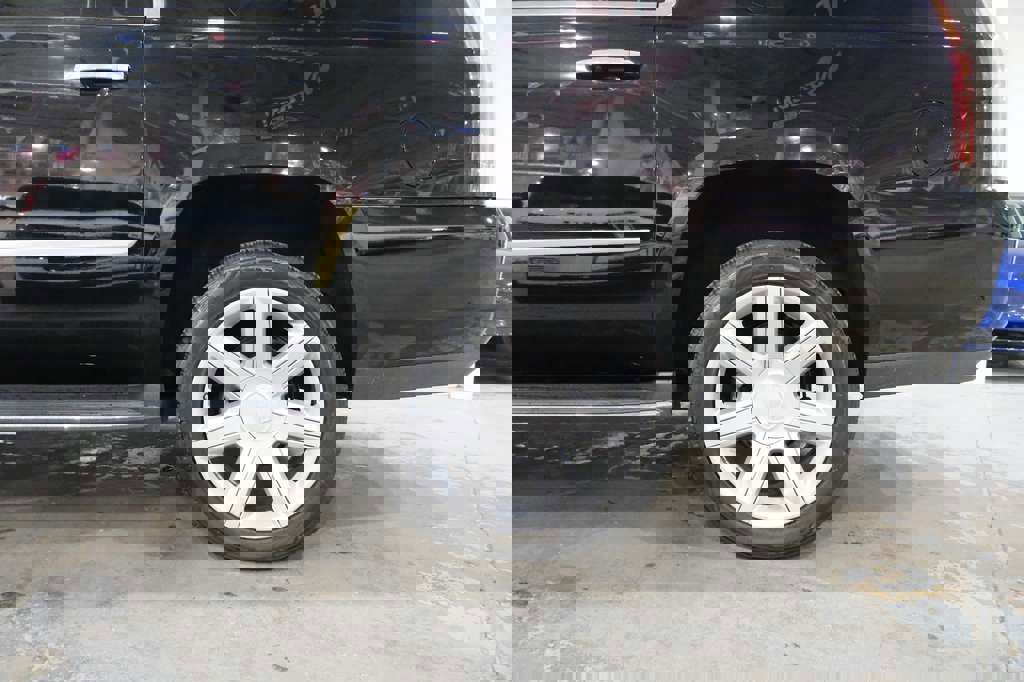 Used 2019 Cadillac Escalade ESV Luxury image 7