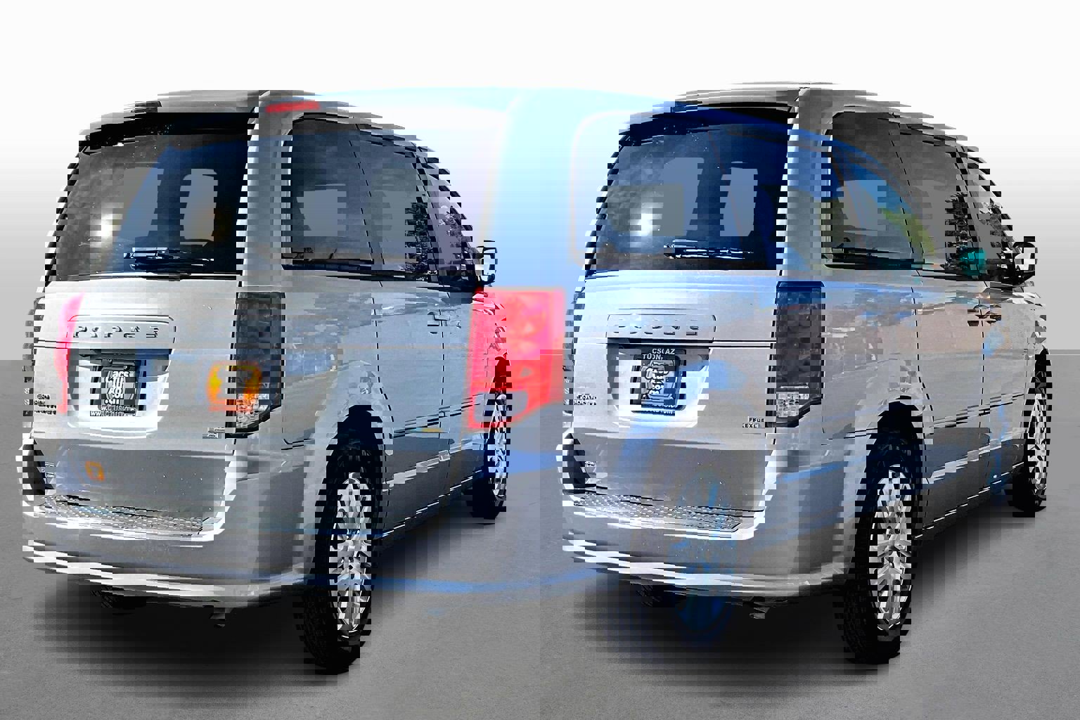 Used 2017 Dodge Grand Caravan SE w/ Power Window Group image 2