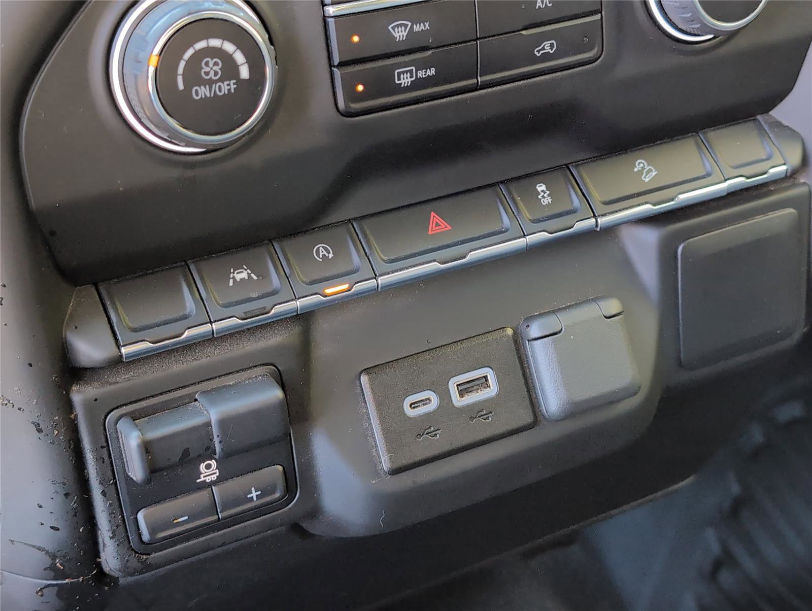 Certified 2025 Chevrolet Silverado 1500 W/T w/ WT Value Package image 18