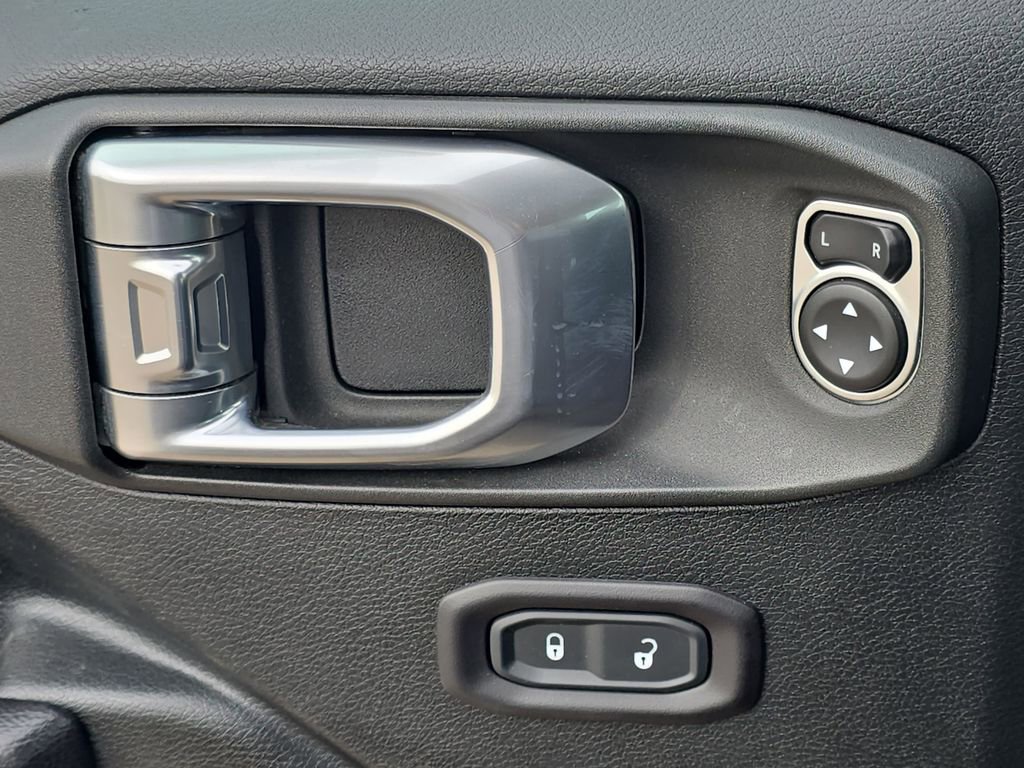 Used 2018 Jeep Wrangler Unlimited Rubicon image 28