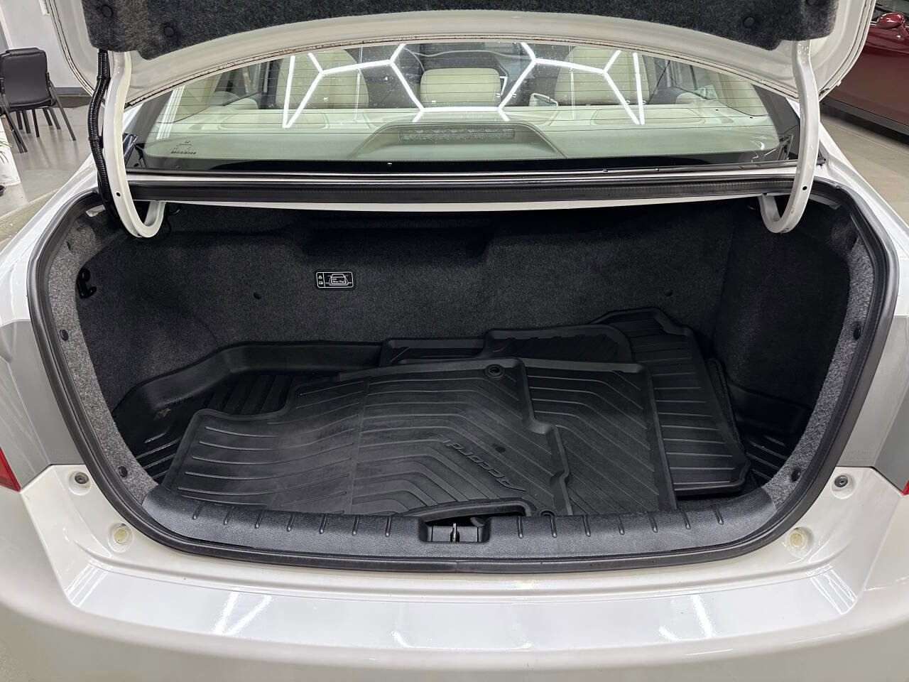 Used 2014 Honda Accord Touring image 8