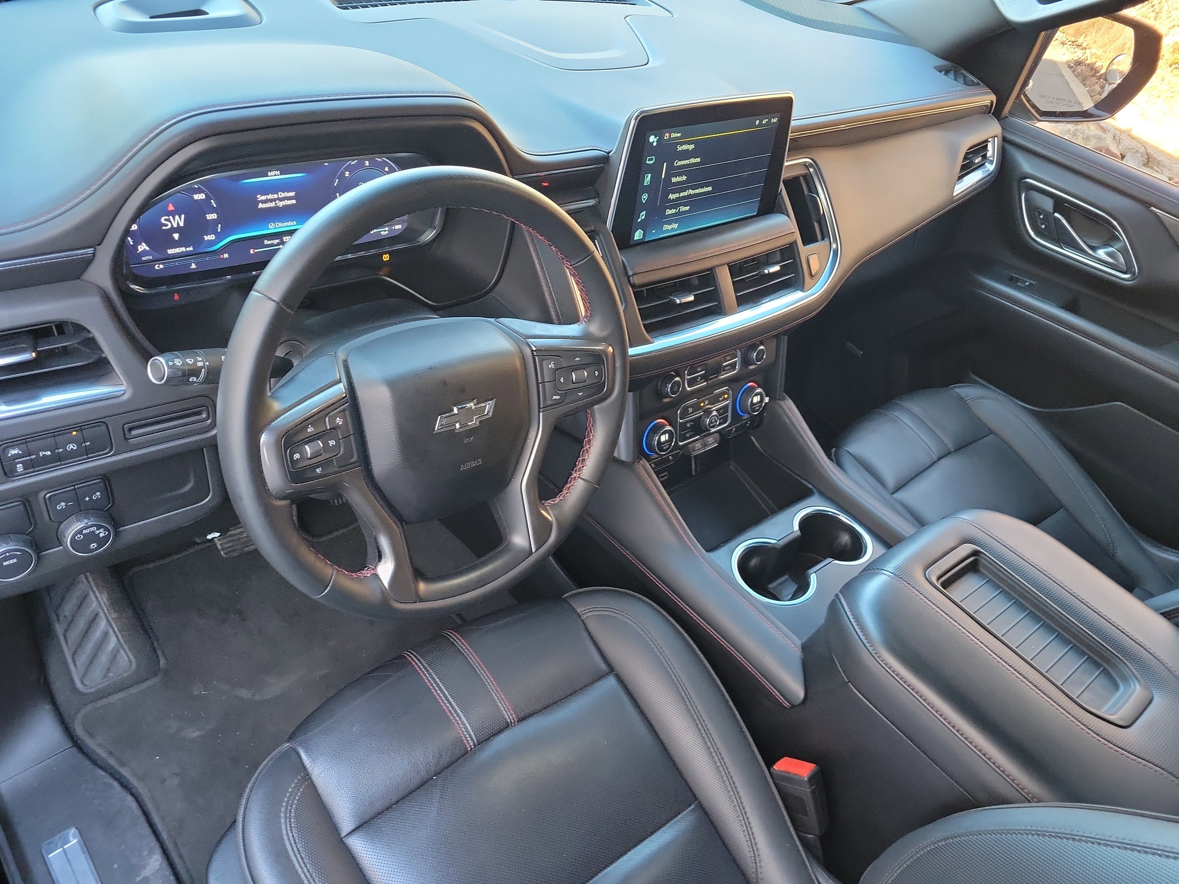 Used 2023 Chevrolet Suburban RST image 8