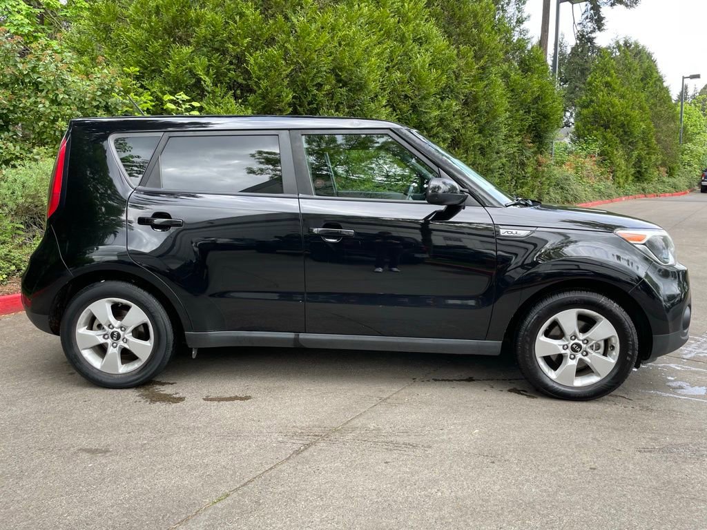 Used 2017 Kia Soul FWD image 3