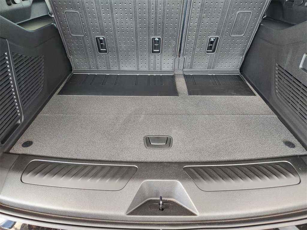 New 2026 Chevrolet Suburban LT w/ Comfort Package image 22