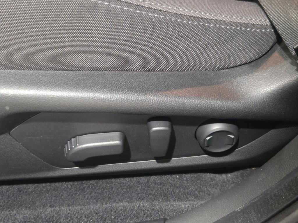 Used 2024 Subaru Crosstrek 2.0i Premium image 25