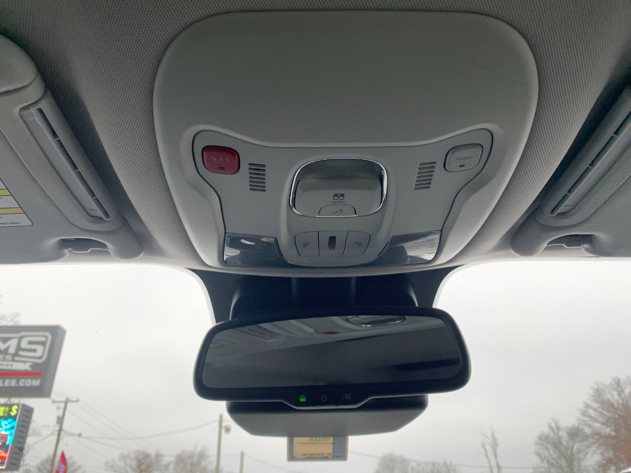 Used 2017 Jeep Renegade Limited image 25