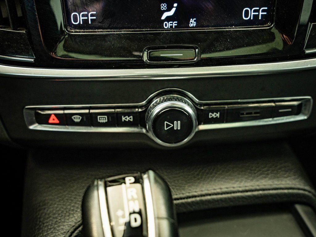 Used 2017 Volvo S90 T5 Momentum w/ Vision Package image 33