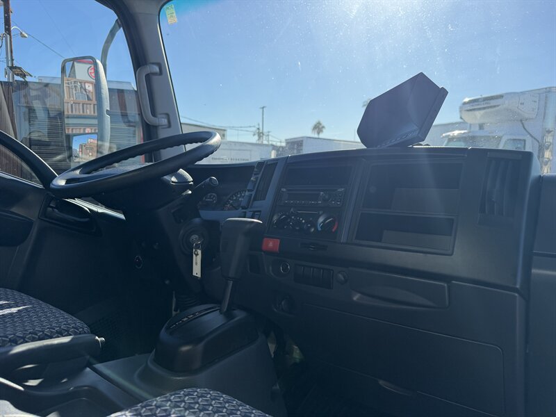 Used 2024 Isuzu NPR RWD image 19