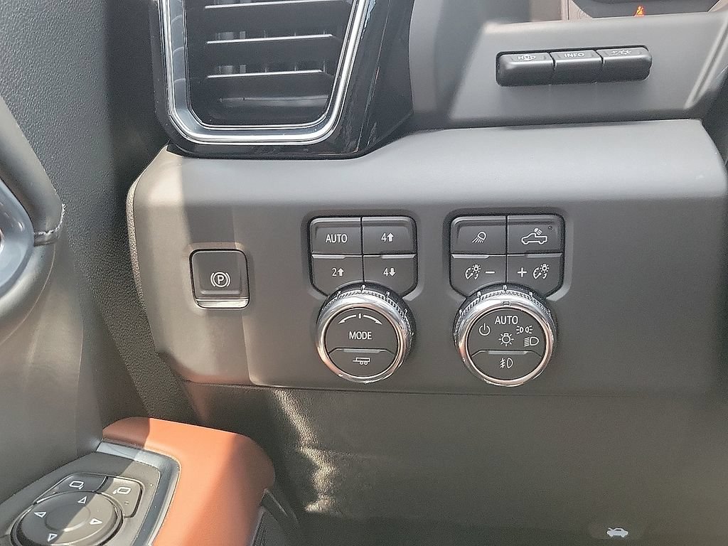Used 2026 GMC Sierra 2500 Denali Ultimate AWD/4WD image 14