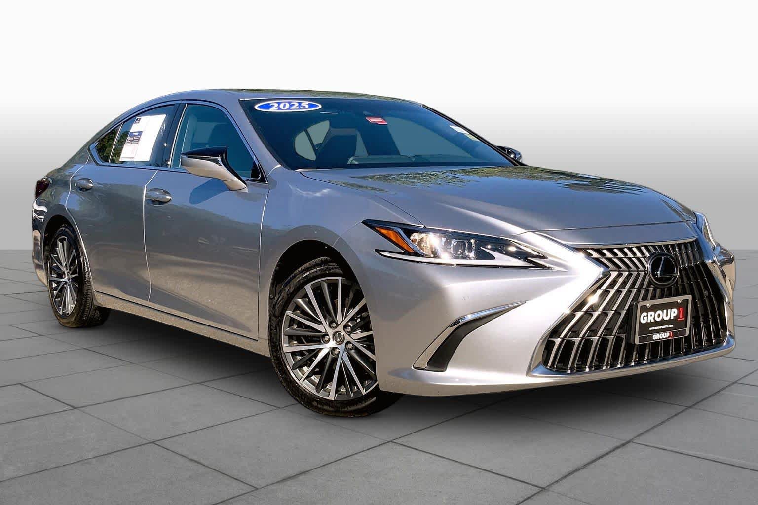 Used 2025 Lexus ES 350 w/ Premium Package FWD image 3