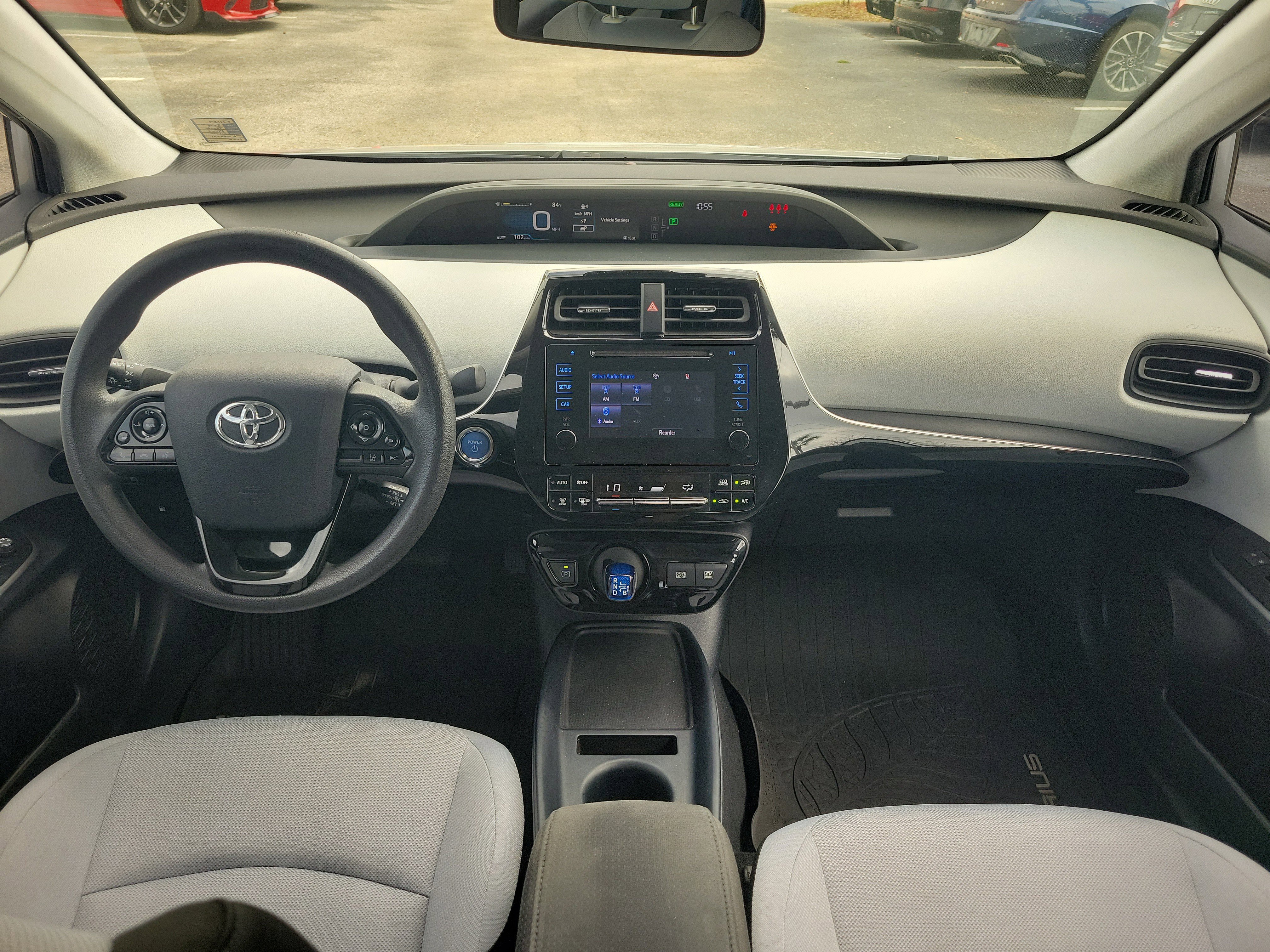 Used 2019 Toyota Prius L Eco FWD image 16