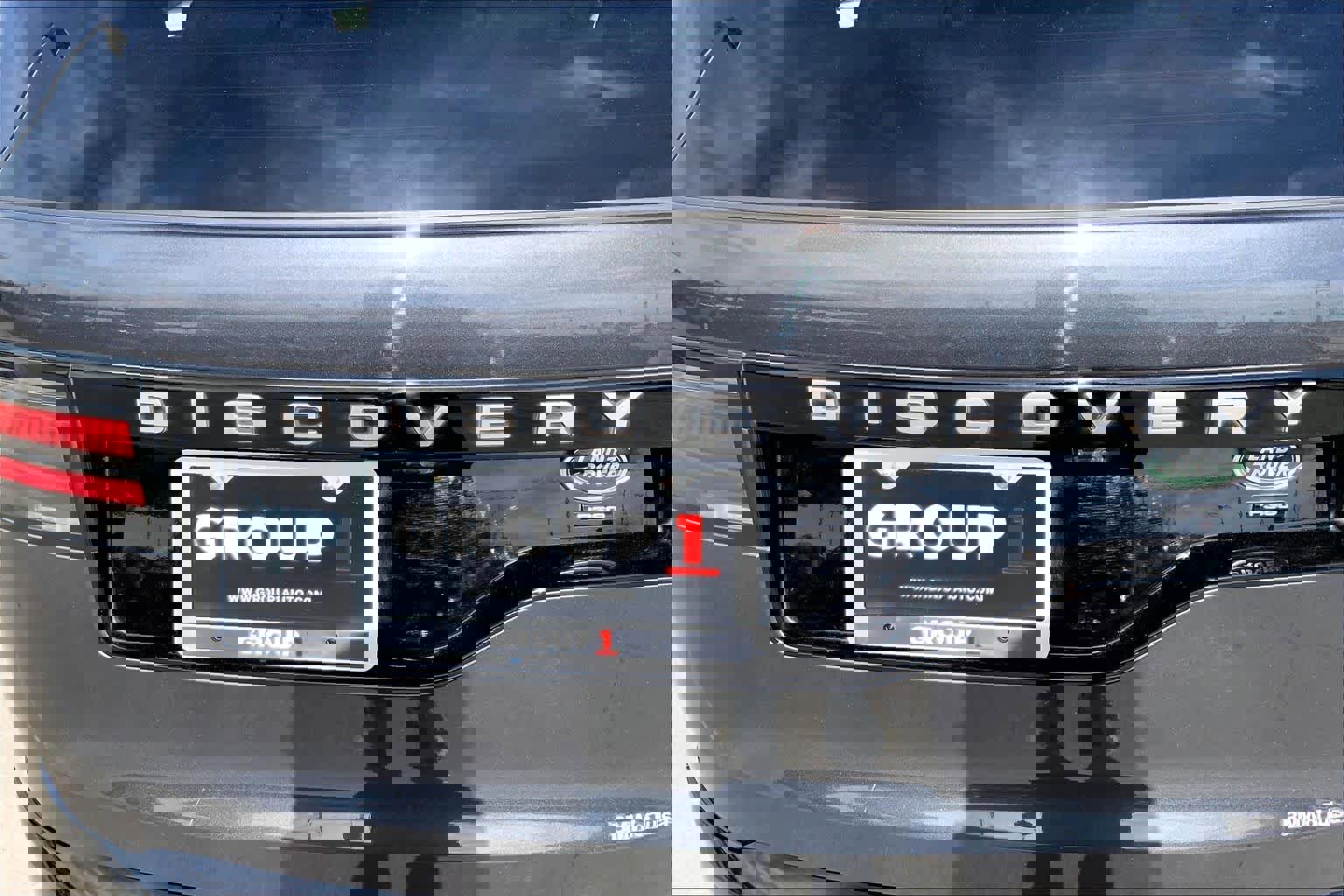 Used 2023 Land Rover Discovery Metropolitan Edition image 29