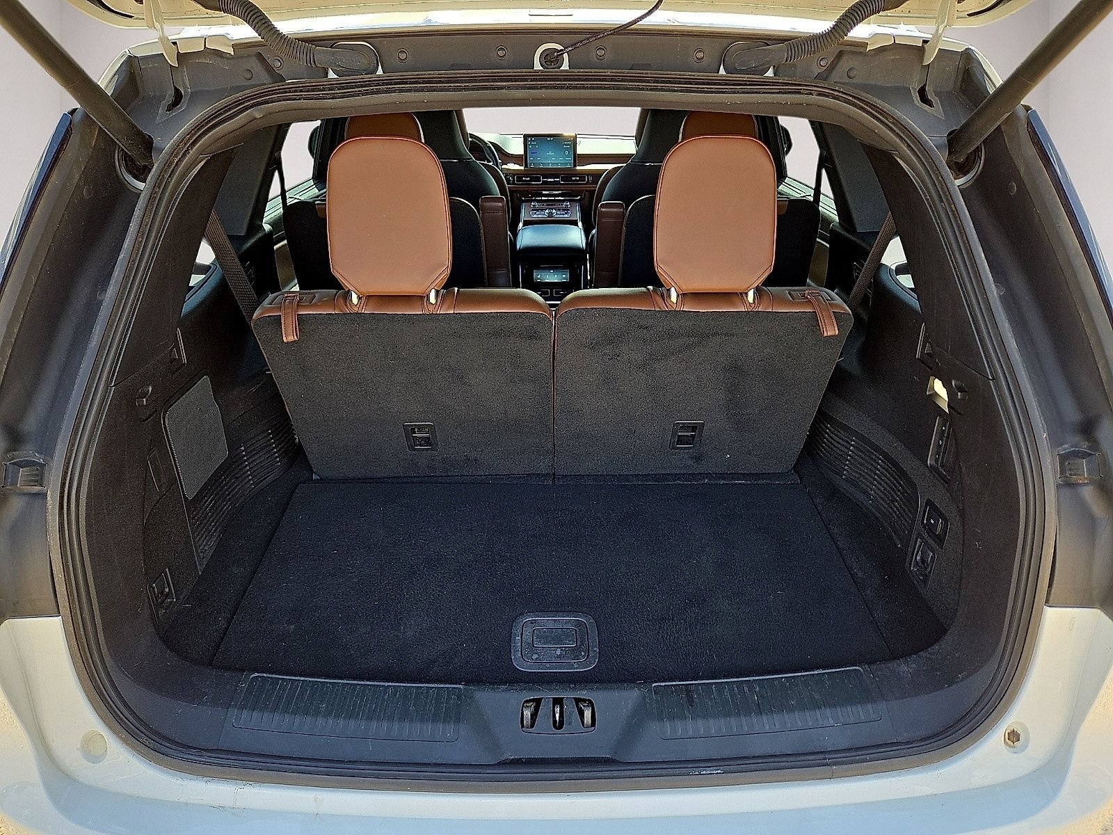 Used 2020 Lincoln Aviator Grand Touring w/ Equipment Group 302A AWD/4WD image 12
