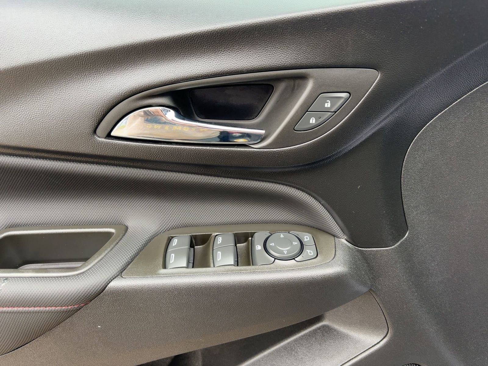 Used 2023 Chevrolet Equinox RS image 21