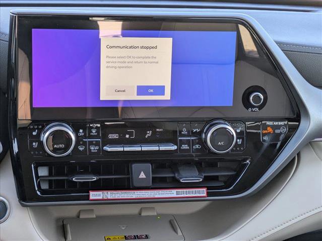 New 2025 Toyota Highlander Limited image 12