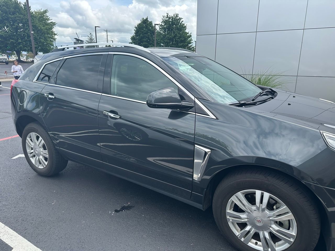 Used 2015 Cadillac SRX Luxury w/ Driver Awareness Package AWD/4WD image 3