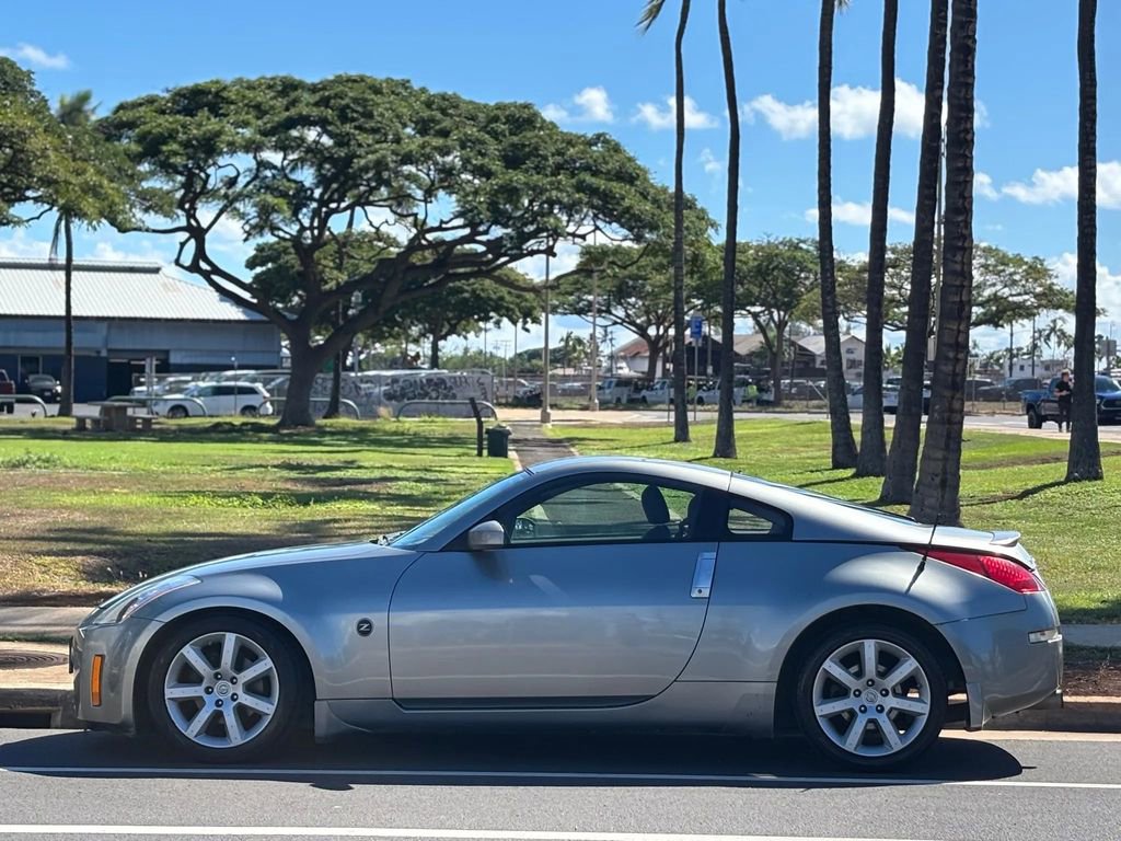Used 2005 Nissan 350Z Touring w/ (K96) Aerodynamics Pkg image 2