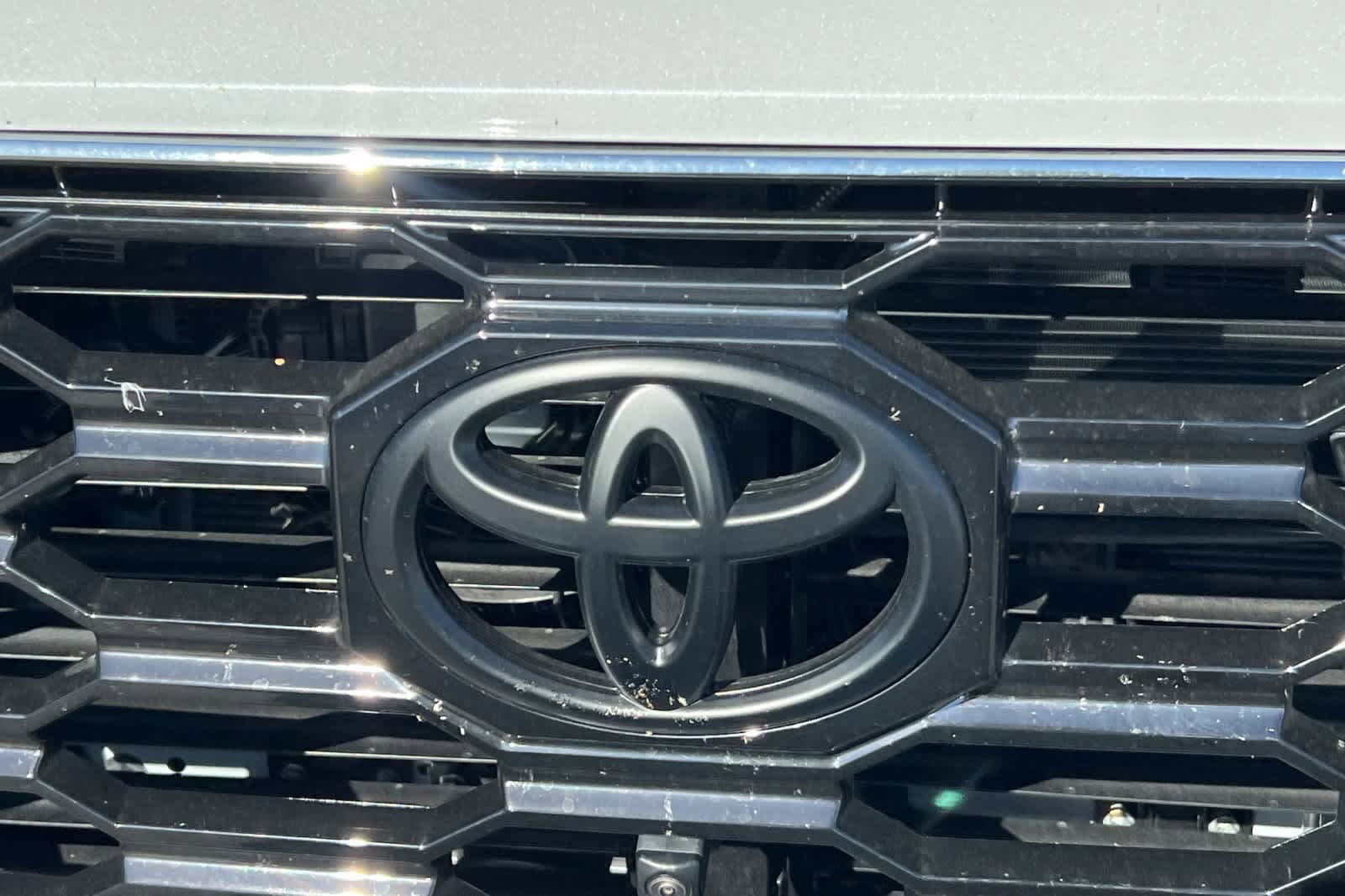 Used 2024 Toyota Sequoia Platinum AWD/4WD image 13