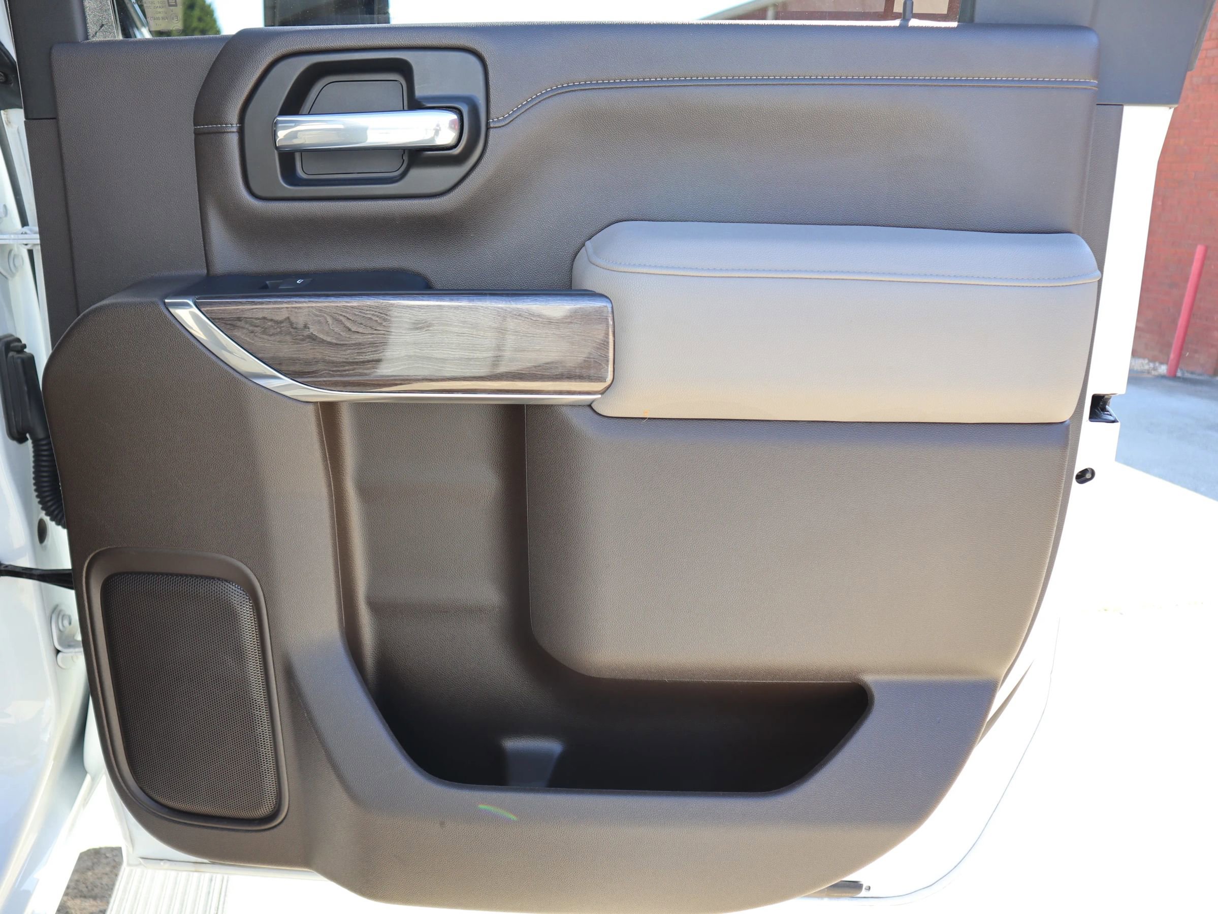 Used 2021 Chevrolet Silverado 2500 LTZ w/ LTZ Convenience Package image 32