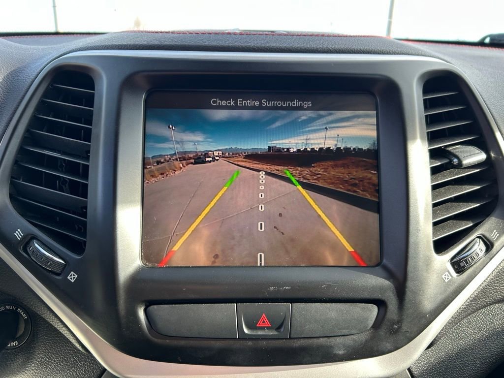 Used 2015 Jeep Cherokee Trailhawk image 16