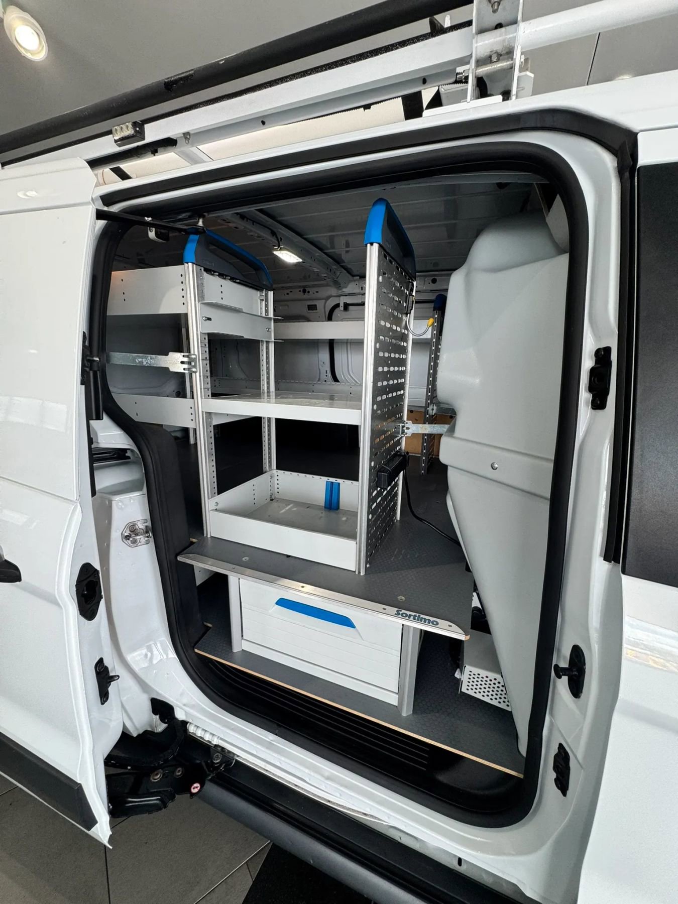 Used 2014 Ford Transit Connect XL FWD image 22