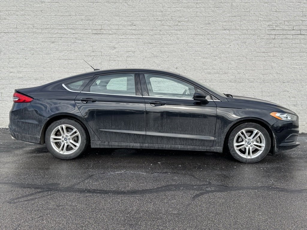 Certified 2018 Ford Fusion SE w/ Fusion SE Technology Package image 4